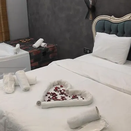 Serene Villa With Pool And Jacuzzi Surrounded By Nature In Sapanca Willa Sakarya (Marmara)